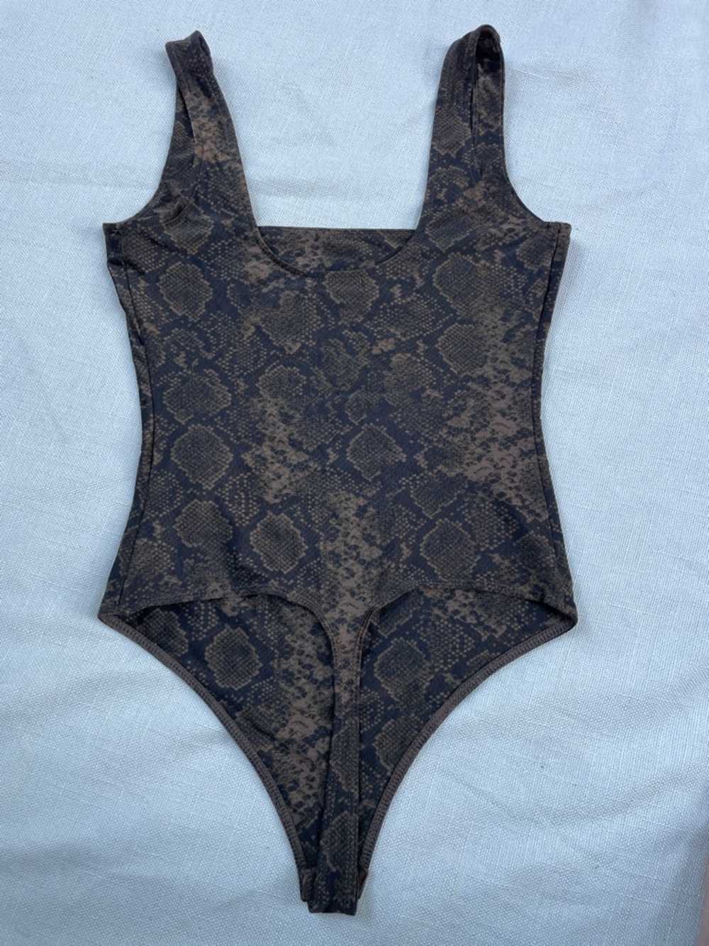 Good American Square Neck Tank bodysuit Brown & Black Snake Print - Picture 8 of 16